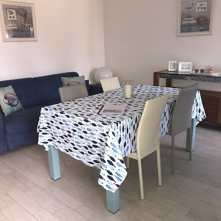 Aparthotel Residenza Le Logge Torri Del Benaco Esterno foto
