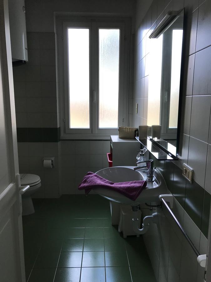 Aparthotel Residenza Le Logge Torri Del Benaco Esterno foto