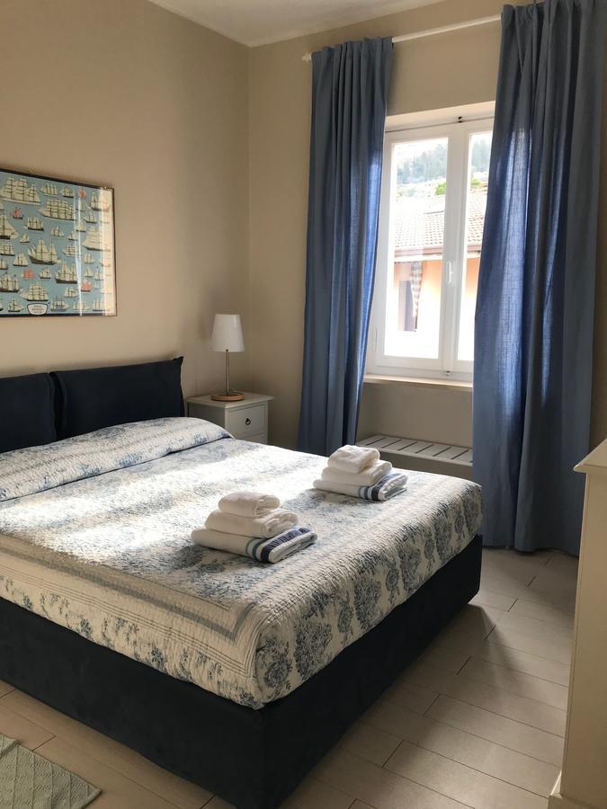 Aparthotel Residenza Le Logge Torri Del Benaco Esterno foto