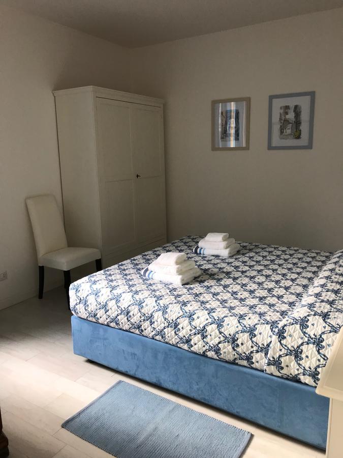 Aparthotel Residenza Le Logge Torri Del Benaco Esterno foto