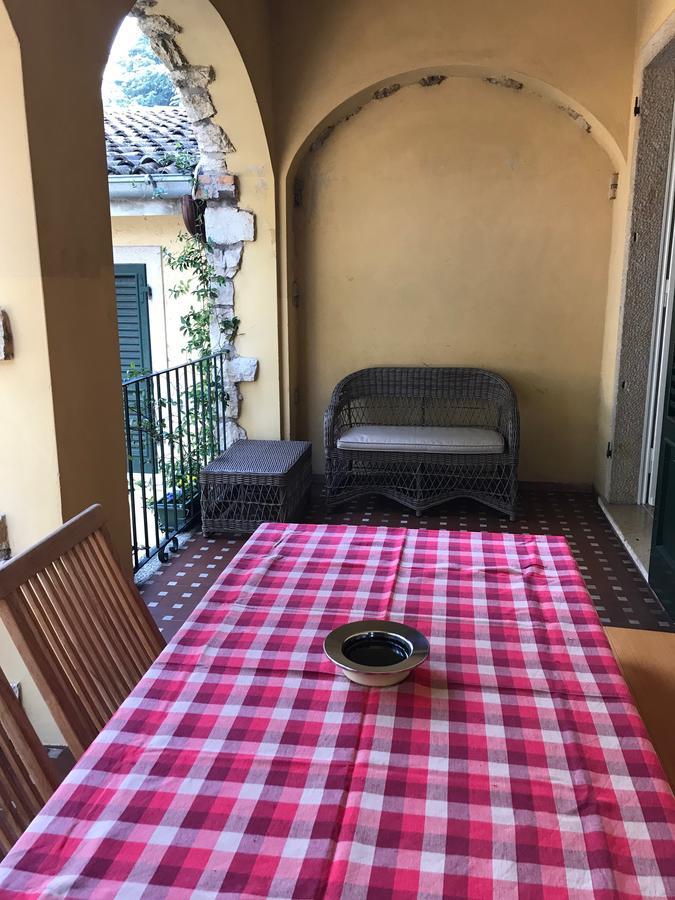 Aparthotel Residenza Le Logge Torri Del Benaco Esterno foto