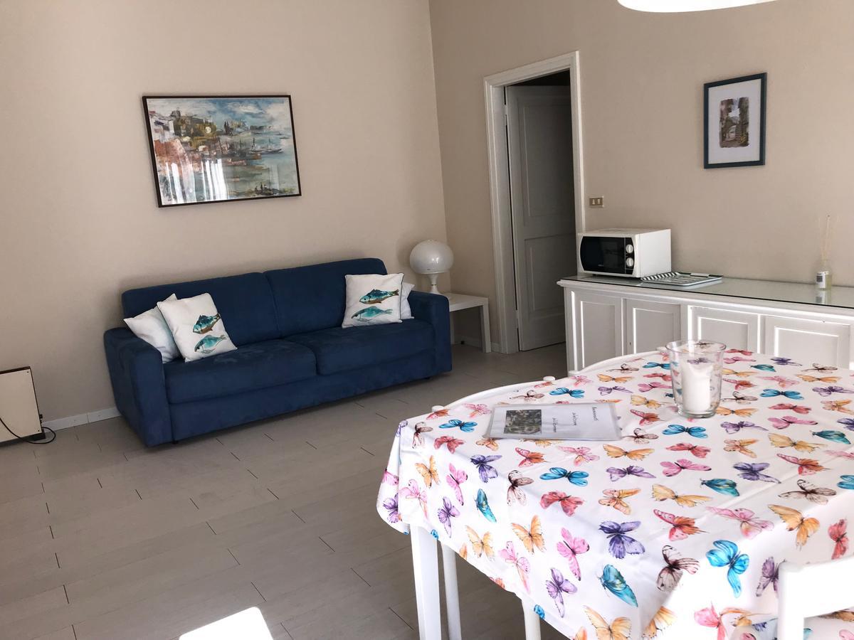 Aparthotel Residenza Le Logge Torri Del Benaco Esterno foto
