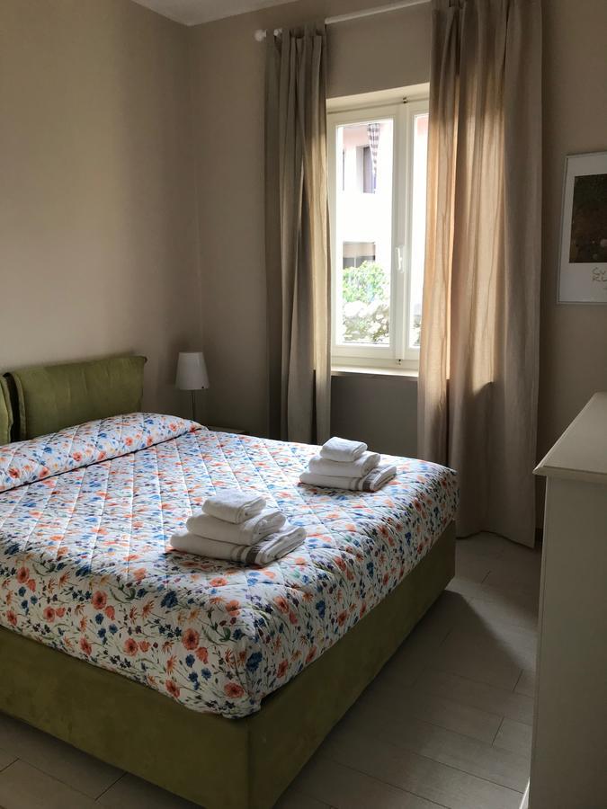 Aparthotel Residenza Le Logge Torri Del Benaco Esterno foto